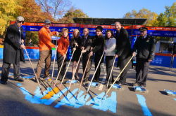 Commissioner Benepe joined City officials and ING NYC Marathon sponsors to paint the race's blue finish line in Central Park on Wednesday. 