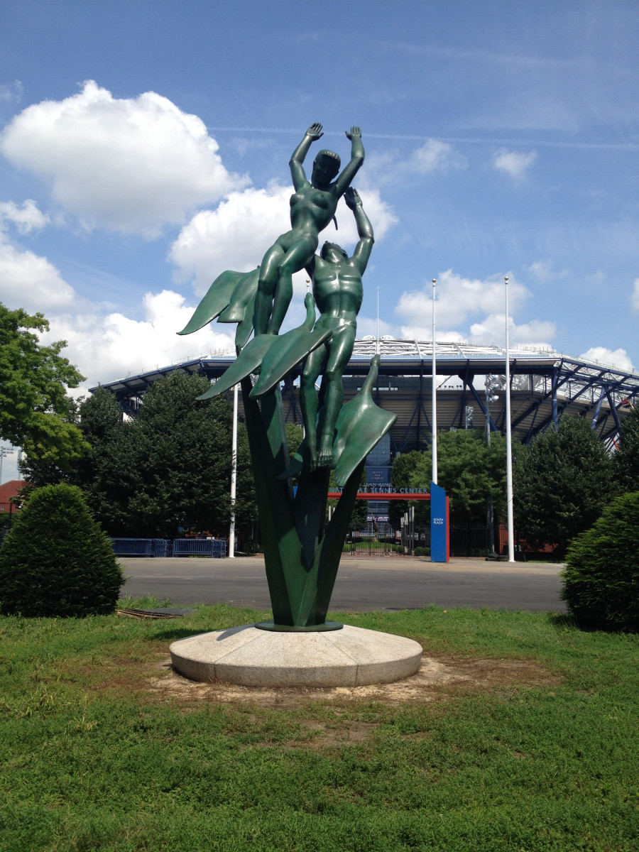 Rosdorf Park Fraya People Statue