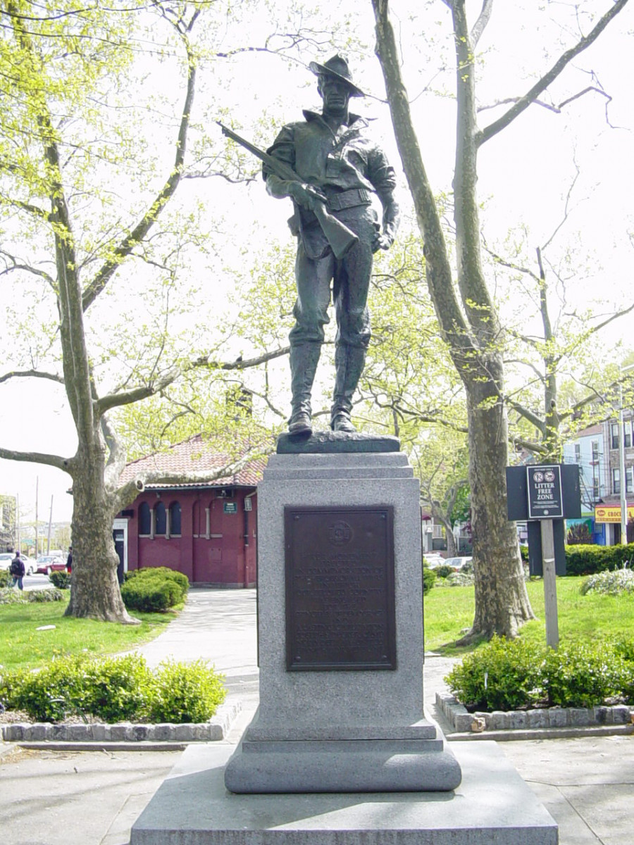 Tompkinsville Park Monuments - The Hiker : NYC Parks