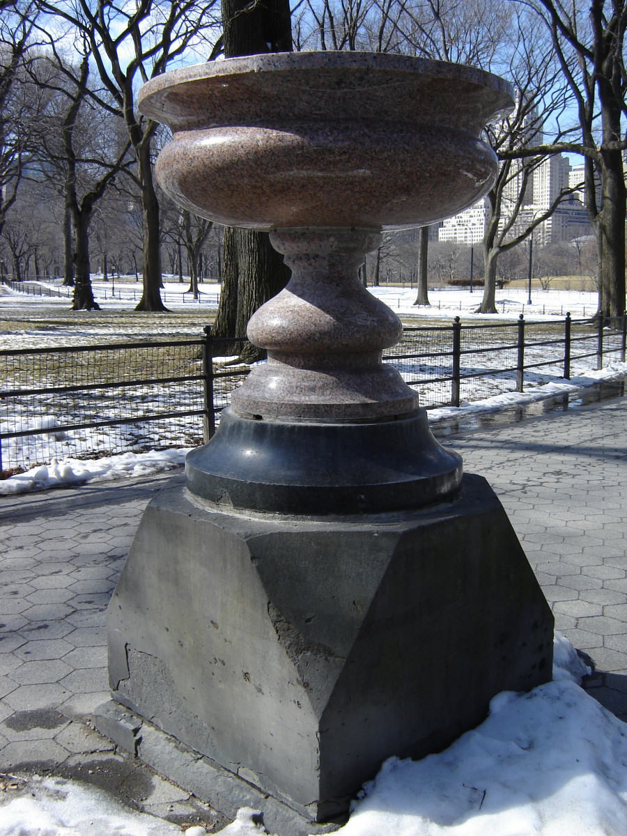 Urns - central park (4)