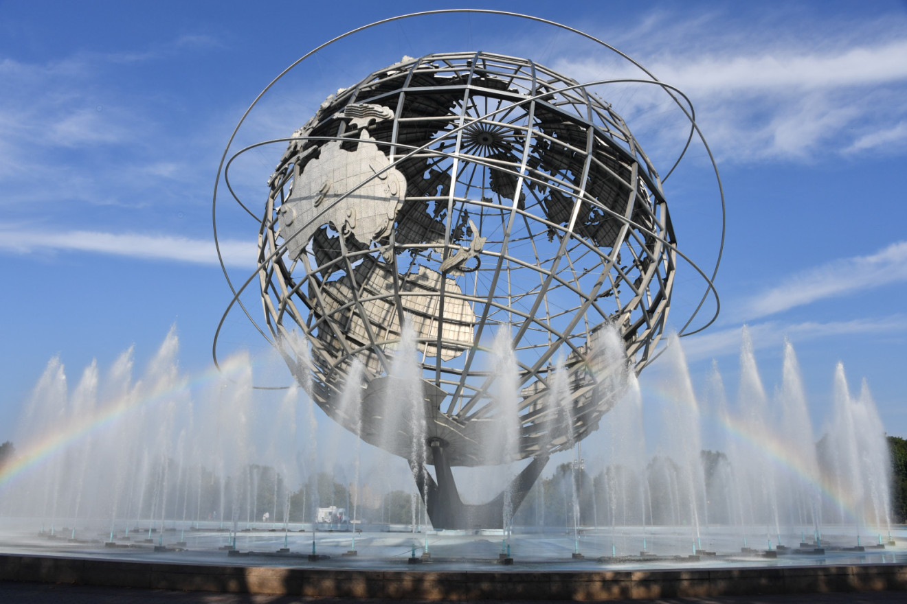 Unisphere and Fountain