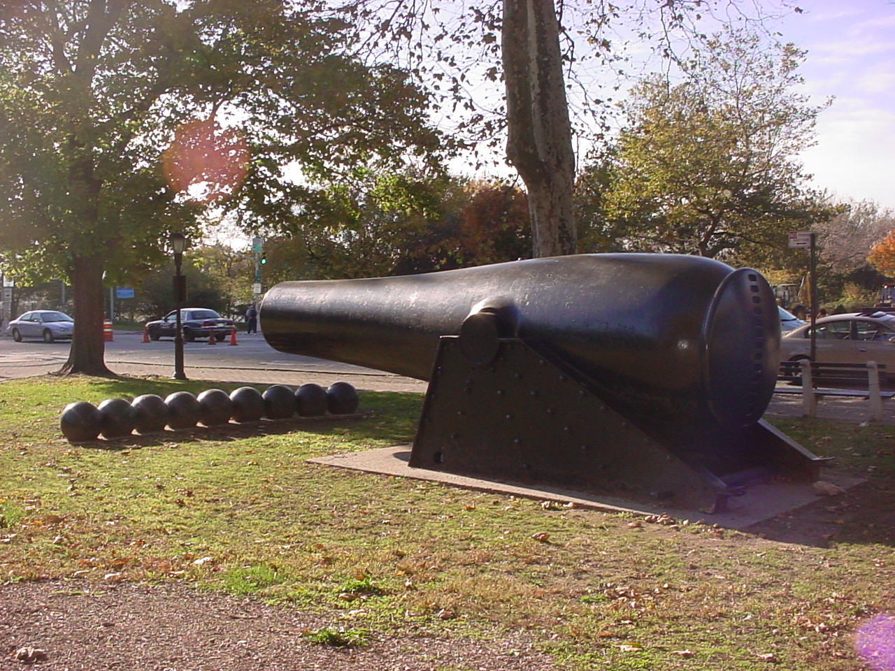 Fort Hamilton Cannon