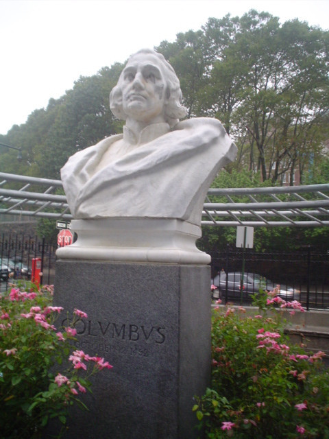 Bust on plinth on pedestal supported by two-part base