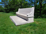 Memorial seat