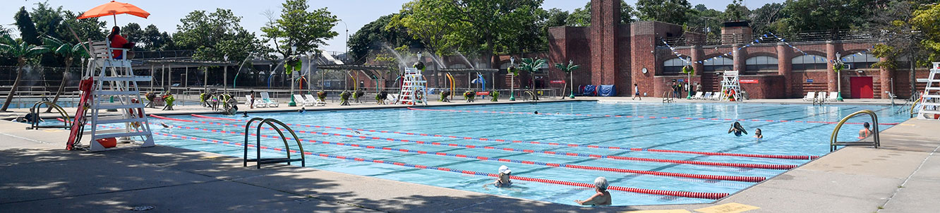 An empty city pool.