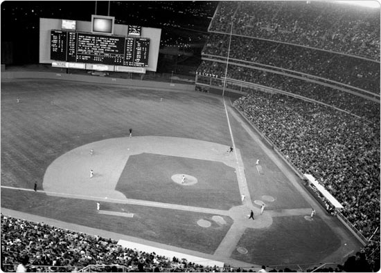 Image of The Mets play the San Francisco Giants in 1964, the inaugural year at Shea Stadium. Neg. 32109