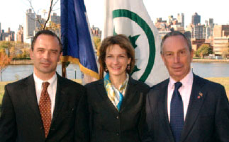 Left: Parks Commissioner Adrian Benepe, Middle: First Deputy Mayor Patricia E. Harris, and Right: Mayor Michael R. Bloomberg