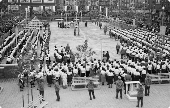 Opening ceremonies for Sara D. Roosevelt Playground, September 14, 1934. Courtesy of Parks Photo Archive, Neg. 1134.