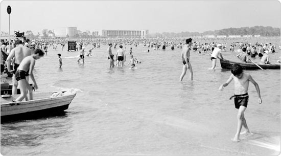 Orchard Beach, Bronx, 1939. Courtesy of Parks Photo Archive, Neg. 16024.