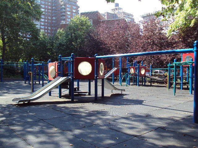 Outdoor Fitness : NYC Parks