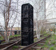 Isabelle Cornaro, God Box (column), courtesy of Friends of the High Line